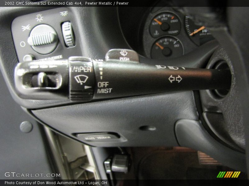 Controls of 2002 Sonoma SLS Extended Cab 4x4