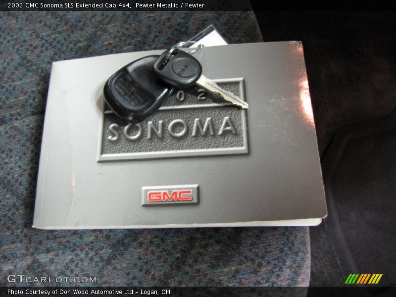 Keys of 2002 Sonoma SLS Extended Cab 4x4