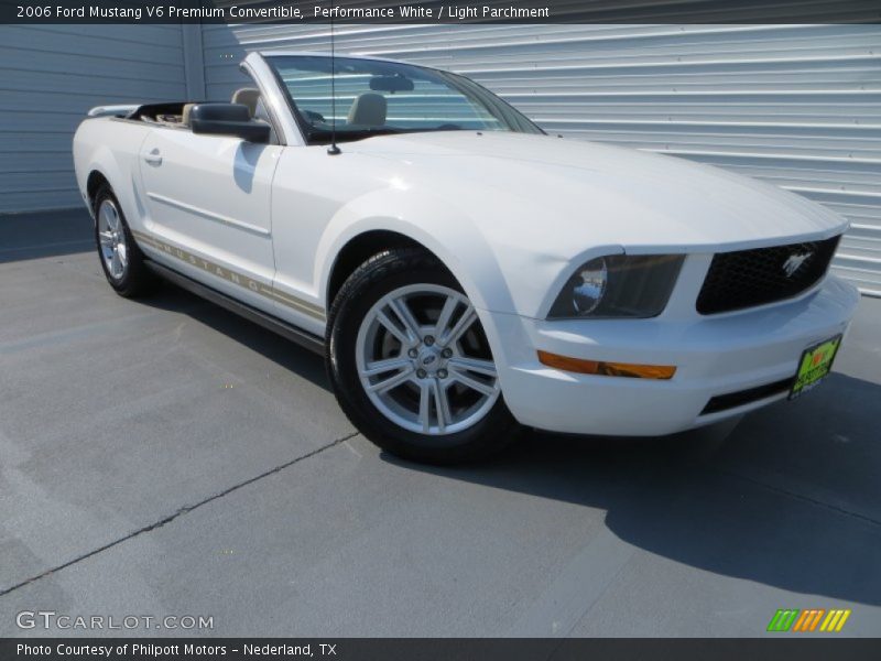 Performance White / Light Parchment 2006 Ford Mustang V6 Premium Convertible