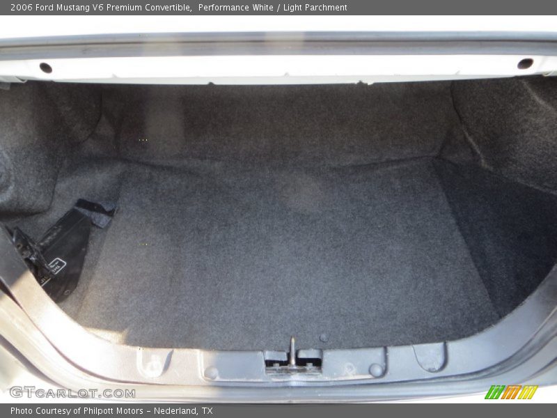 Performance White / Light Parchment 2006 Ford Mustang V6 Premium Convertible