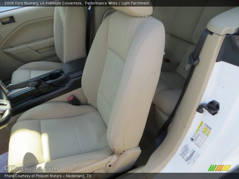 Performance White / Light Parchment 2006 Ford Mustang V6 Premium Convertible