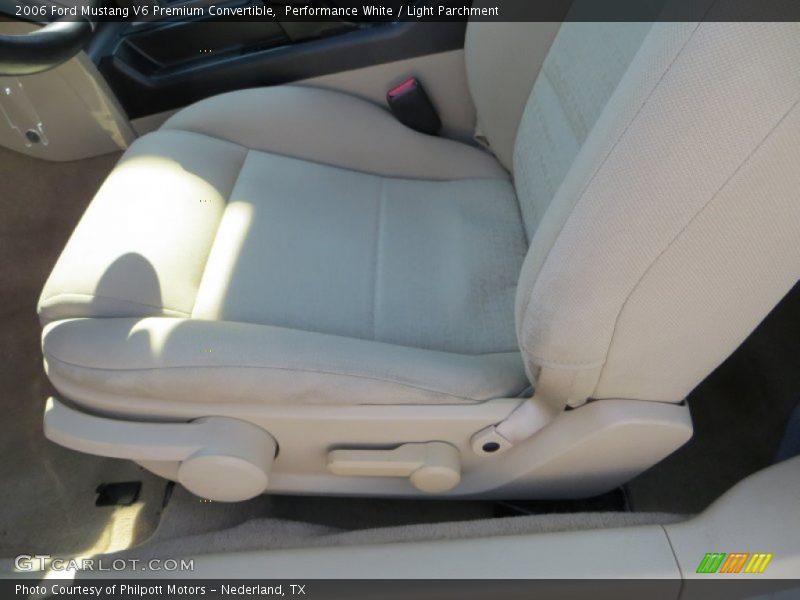 Performance White / Light Parchment 2006 Ford Mustang V6 Premium Convertible