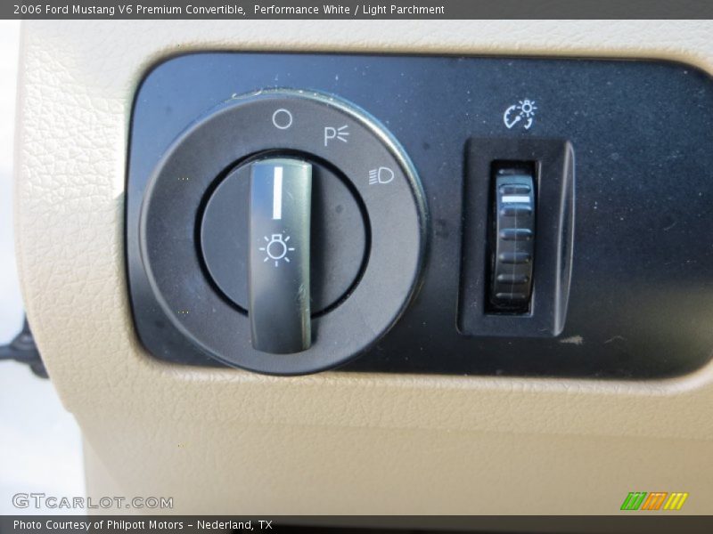 Performance White / Light Parchment 2006 Ford Mustang V6 Premium Convertible