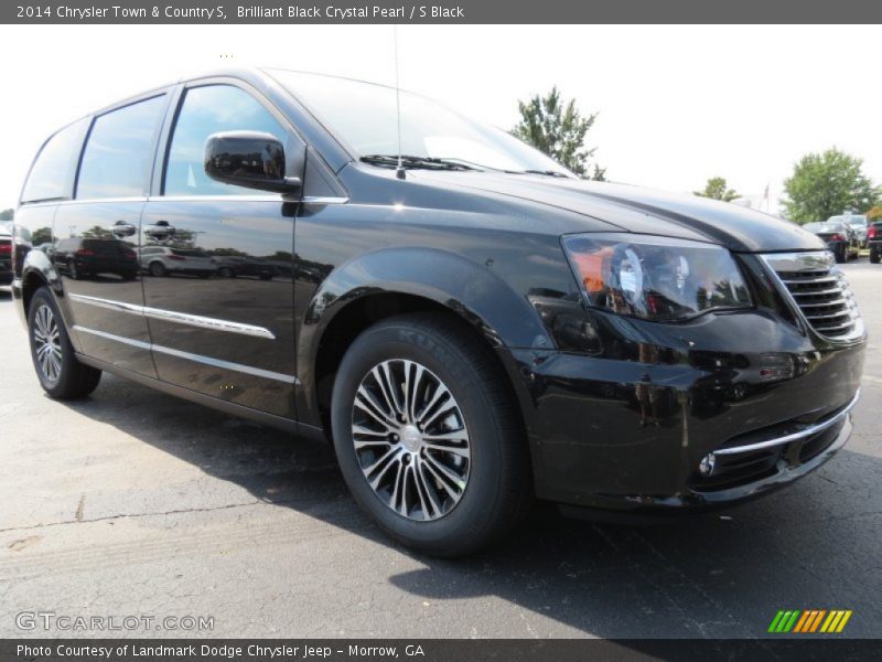 Brilliant Black Crystal Pearl / S Black 2014 Chrysler Town & Country S