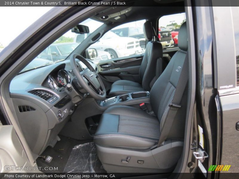Brilliant Black Crystal Pearl / S Black 2014 Chrysler Town & Country S