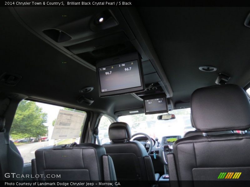 Entertainment System of 2014 Town & Country S