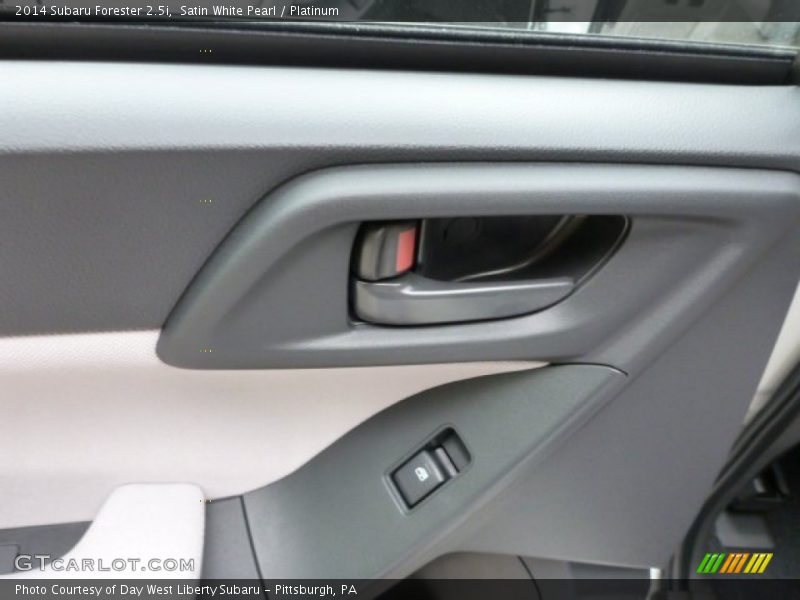 Satin White Pearl / Platinum 2014 Subaru Forester 2.5i