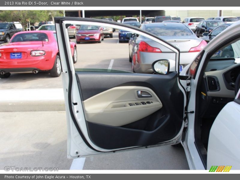 Clear White / Black 2013 Kia Rio EX 5-Door