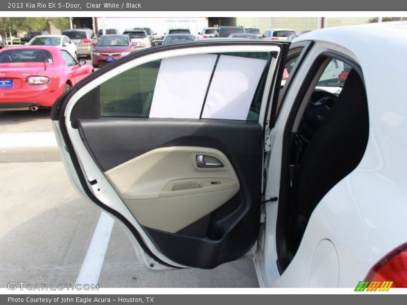 Clear White / Black 2013 Kia Rio EX 5-Door