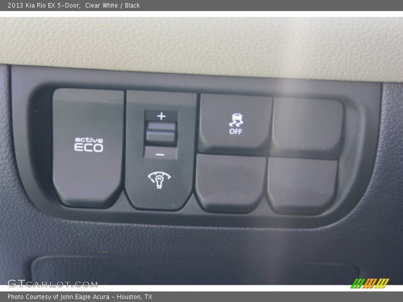 Clear White / Black 2013 Kia Rio EX 5-Door