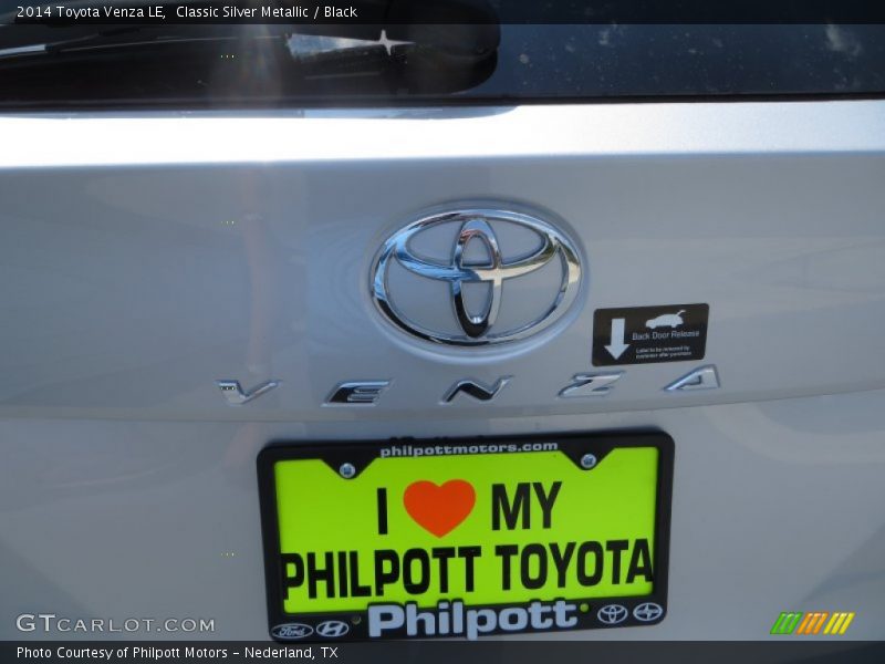 Classic Silver Metallic / Black 2014 Toyota Venza LE