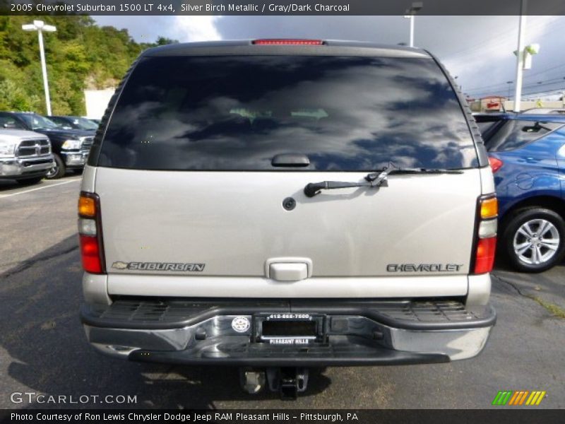 Silver Birch Metallic / Gray/Dark Charcoal 2005 Chevrolet Suburban 1500 LT 4x4