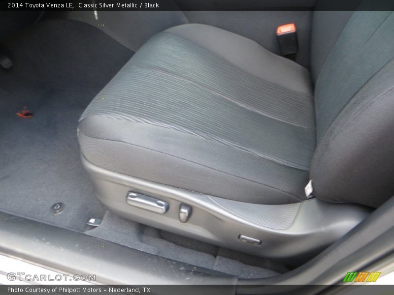Classic Silver Metallic / Black 2014 Toyota Venza LE