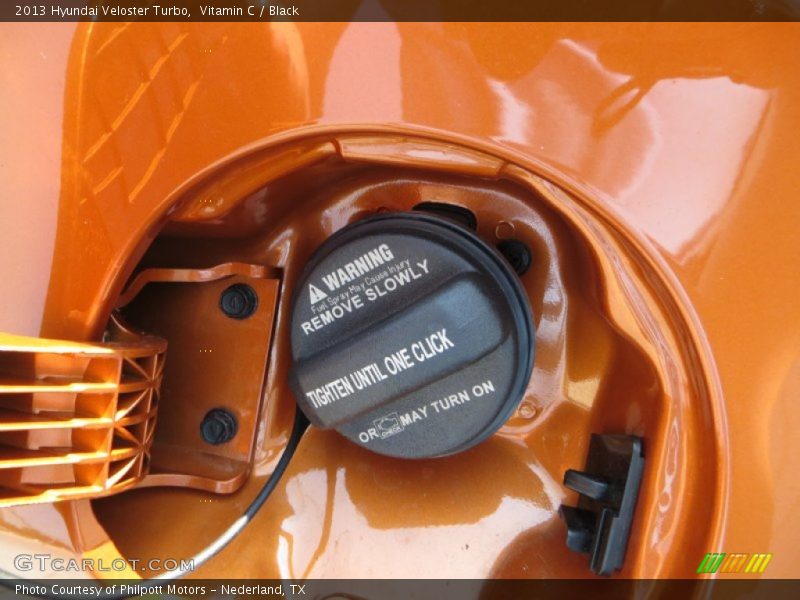 Vitamin C / Black 2013 Hyundai Veloster Turbo