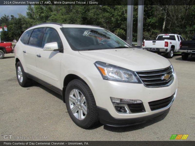 Front 3/4 View of 2014 Traverse LT AWD