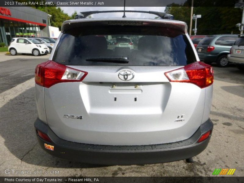 Classic Silver Metallic / Ash 2013 Toyota RAV4 LE AWD