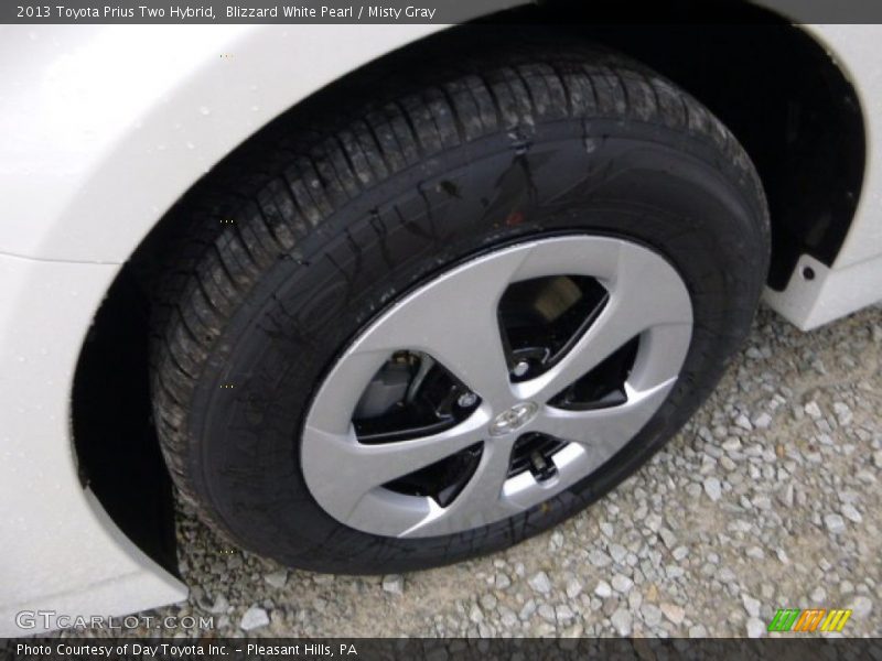 Blizzard White Pearl / Misty Gray 2013 Toyota Prius Two Hybrid