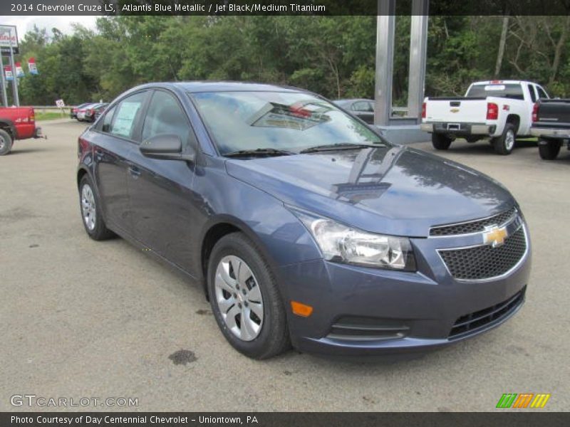 Front 3/4 View of 2014 Cruze LS