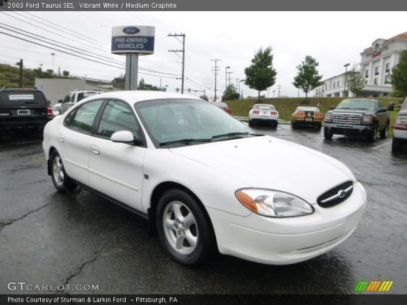 Vibrant White / Medium Graphite 2003 Ford Taurus SES