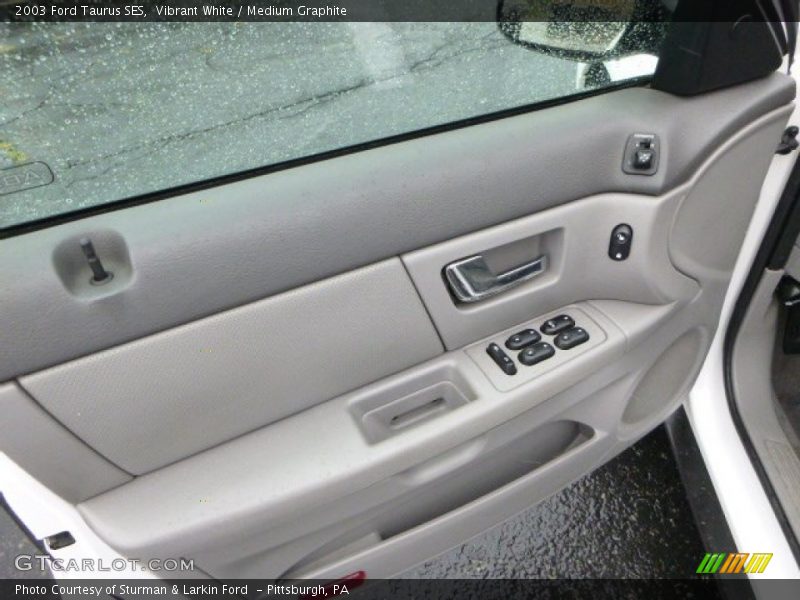Vibrant White / Medium Graphite 2003 Ford Taurus SES