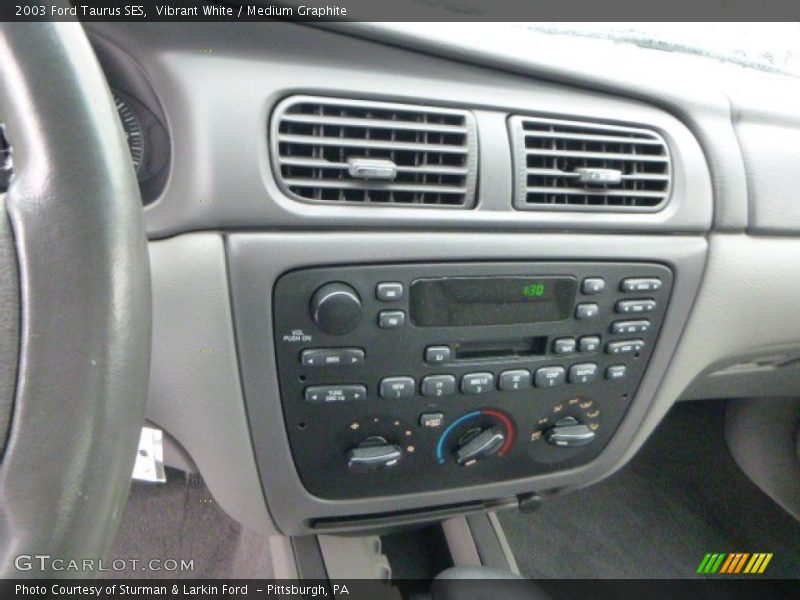 Vibrant White / Medium Graphite 2003 Ford Taurus SES