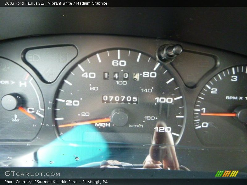 Vibrant White / Medium Graphite 2003 Ford Taurus SES