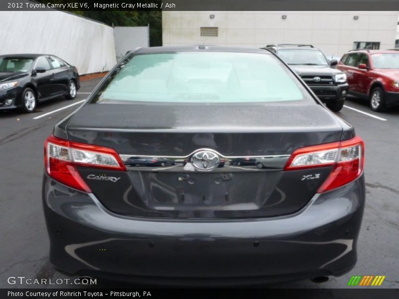 Magnetic Gray Metallic / Ash 2012 Toyota Camry XLE V6