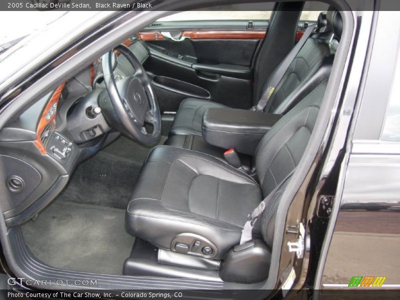 Black Raven / Black 2005 Cadillac DeVille Sedan