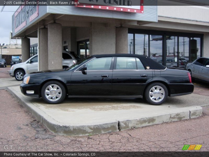 Black Raven / Black 2005 Cadillac DeVille Sedan