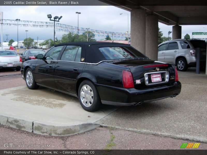Black Raven / Black 2005 Cadillac DeVille Sedan