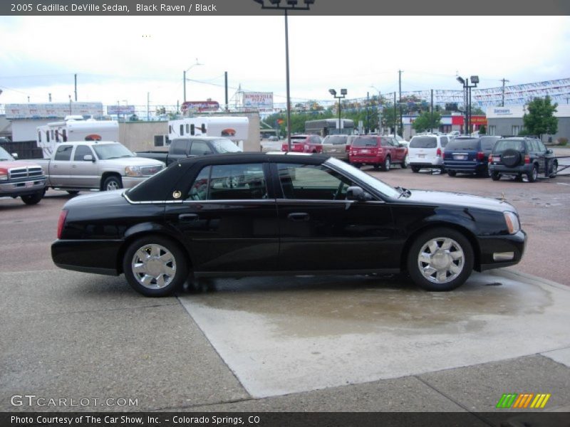 Black Raven / Black 2005 Cadillac DeVille Sedan