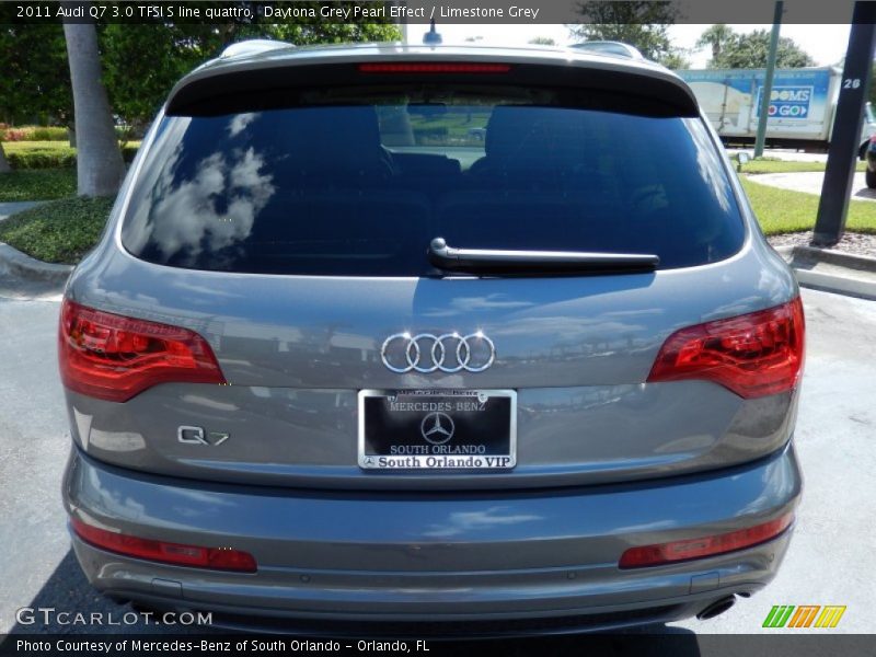 Daytona Grey Pearl Effect / Limestone Grey 2011 Audi Q7 3.0 TFSI S line quattro