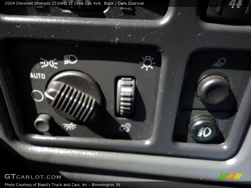 Black / Dark Charcoal 2004 Chevrolet Silverado 2500HD LT Crew Cab 4x4