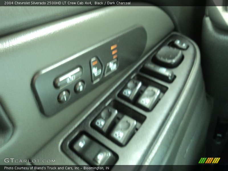 Black / Dark Charcoal 2004 Chevrolet Silverado 2500HD LT Crew Cab 4x4