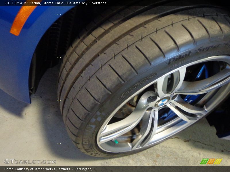 Monte Carlo Blue Metallic / Silverstone II 2013 BMW M5 Sedan