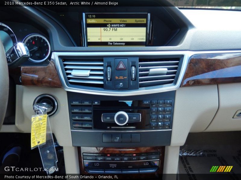 Arctic White / Almond Beige 2010 Mercedes-Benz E 350 Sedan