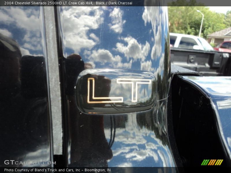 Black / Dark Charcoal 2004 Chevrolet Silverado 2500HD LT Crew Cab 4x4