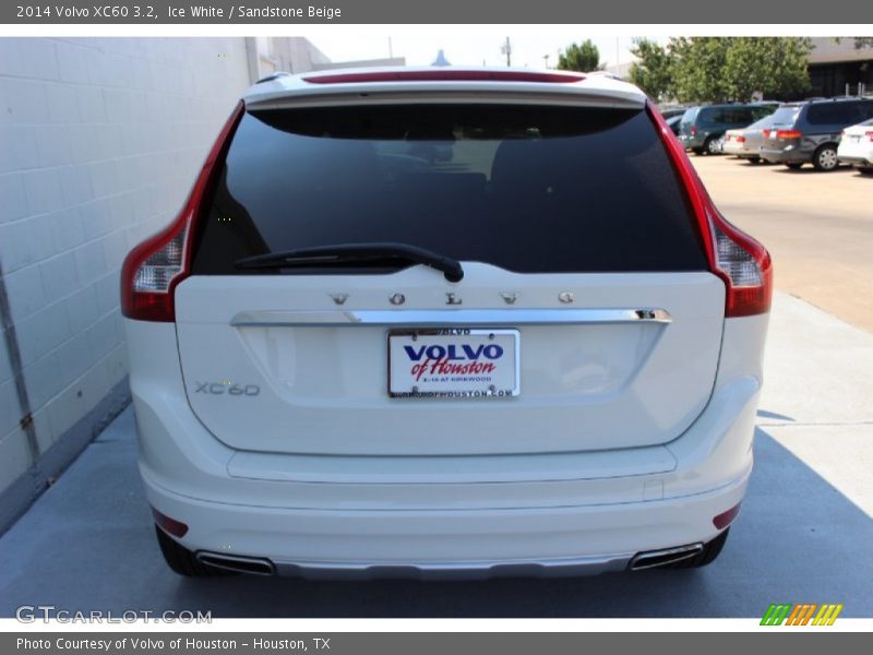 Ice White / Sandstone Beige 2014 Volvo XC60 3.2