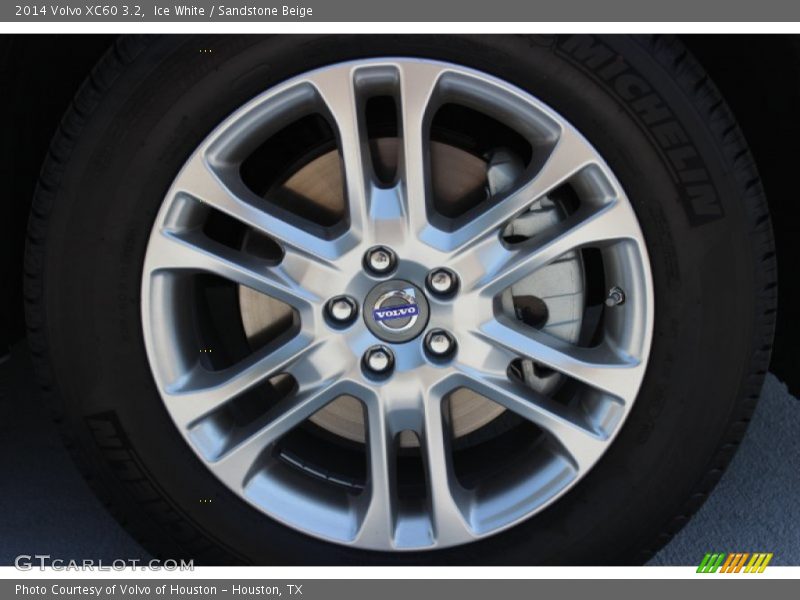 Ice White / Sandstone Beige 2014 Volvo XC60 3.2