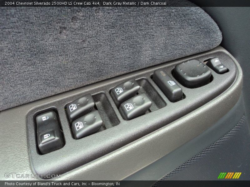 Dark Gray Metallic / Dark Charcoal 2004 Chevrolet Silverado 2500HD LS Crew Cab 4x4