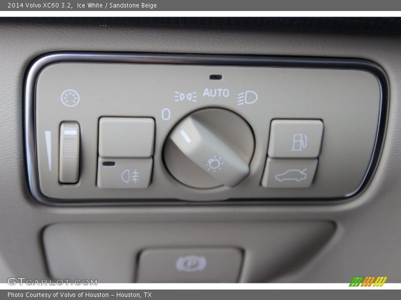 Ice White / Sandstone Beige 2014 Volvo XC60 3.2