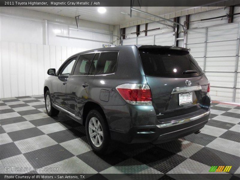 Magnetic Gray Metallic / Ash 2011 Toyota Highlander