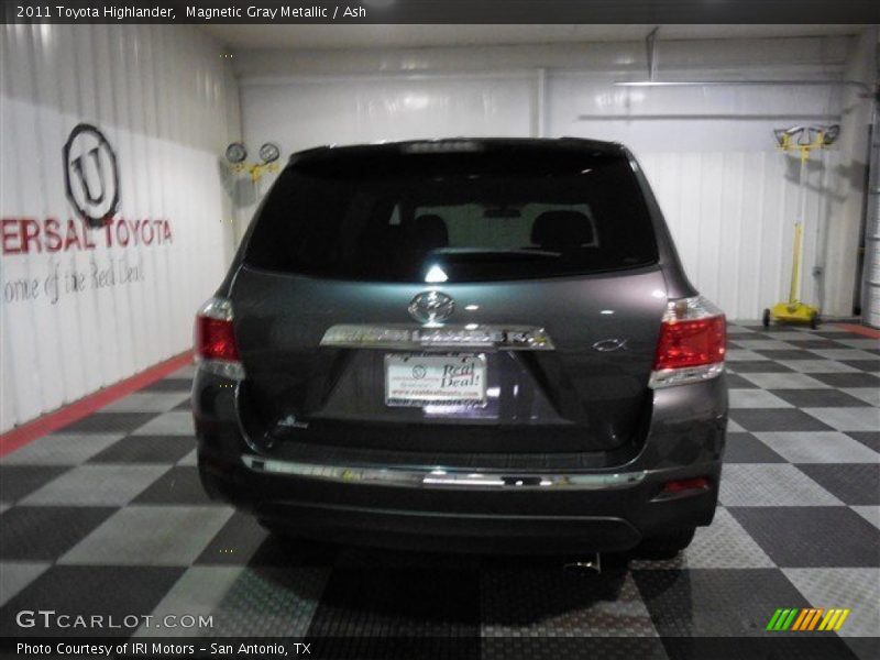 Magnetic Gray Metallic / Ash 2011 Toyota Highlander