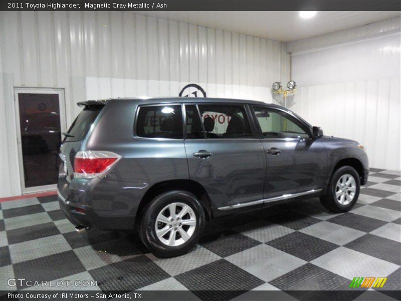 Magnetic Gray Metallic / Ash 2011 Toyota Highlander