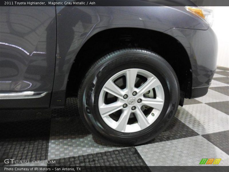 Magnetic Gray Metallic / Ash 2011 Toyota Highlander