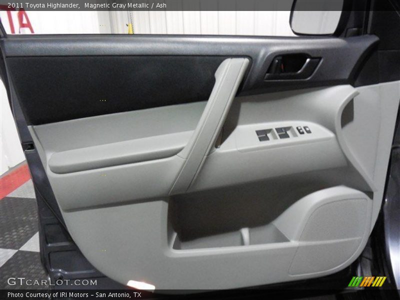 Magnetic Gray Metallic / Ash 2011 Toyota Highlander