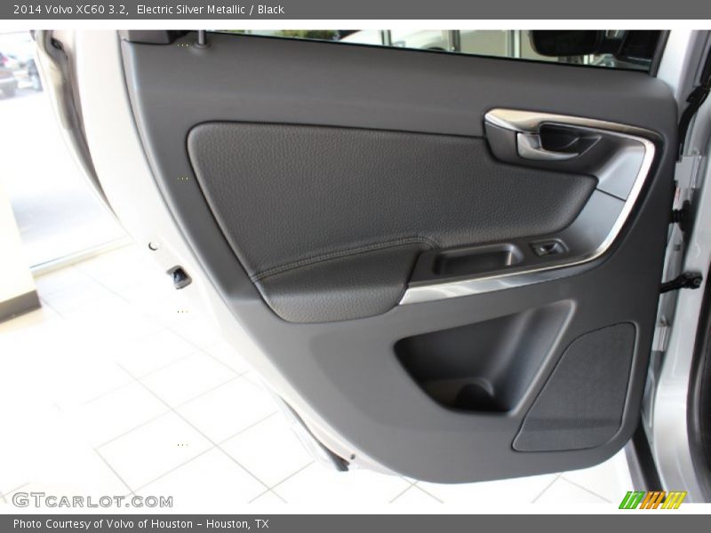 Electric Silver Metallic / Black 2014 Volvo XC60 3.2