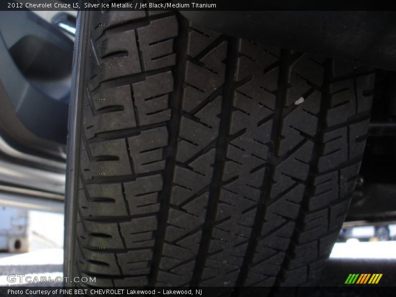 Silver Ice Metallic / Jet Black/Medium Titanium 2012 Chevrolet Cruze LS