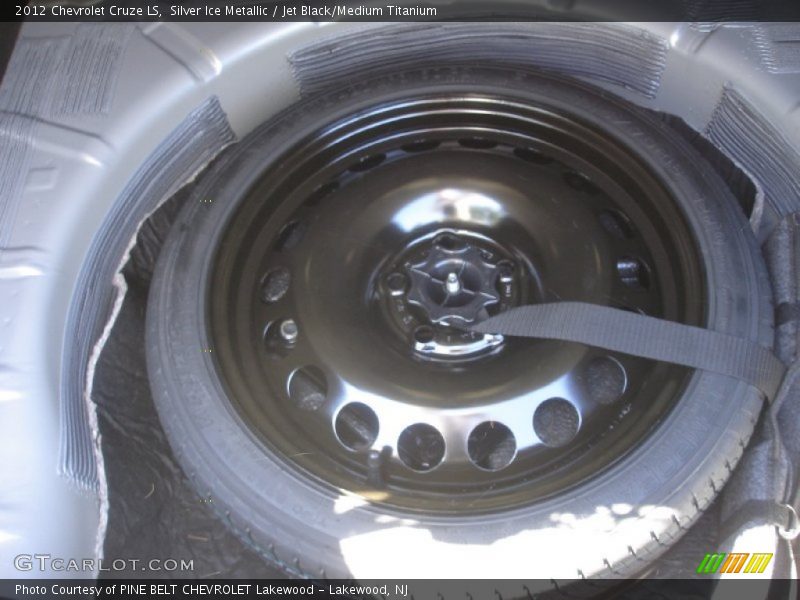 Silver Ice Metallic / Jet Black/Medium Titanium 2012 Chevrolet Cruze LS