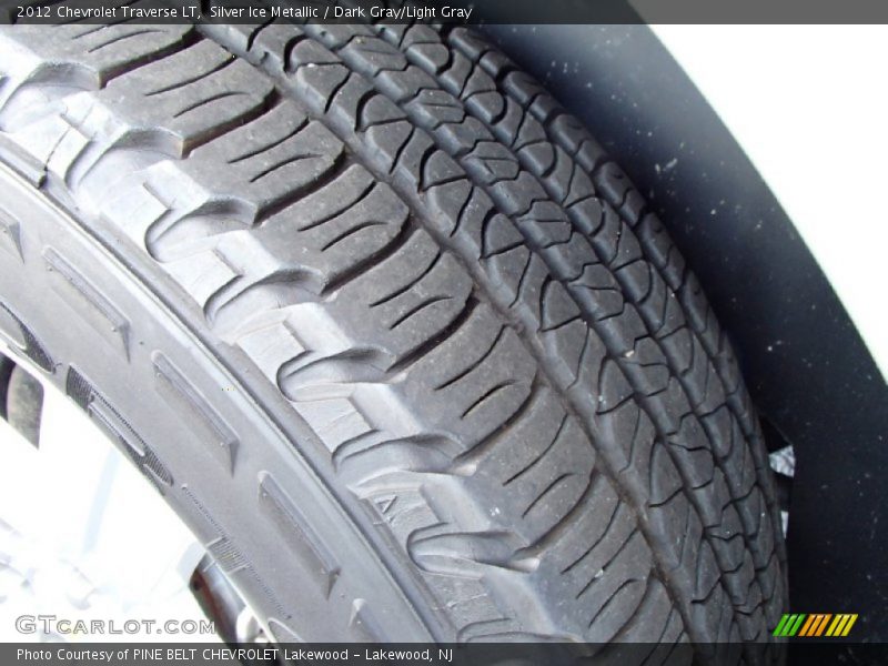Silver Ice Metallic / Dark Gray/Light Gray 2012 Chevrolet Traverse LT